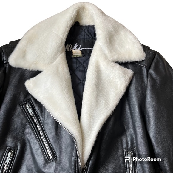 Vintage Nikki black leather motorcycle jacket white plush fur trim collar EUC M - Picture 4 of 16